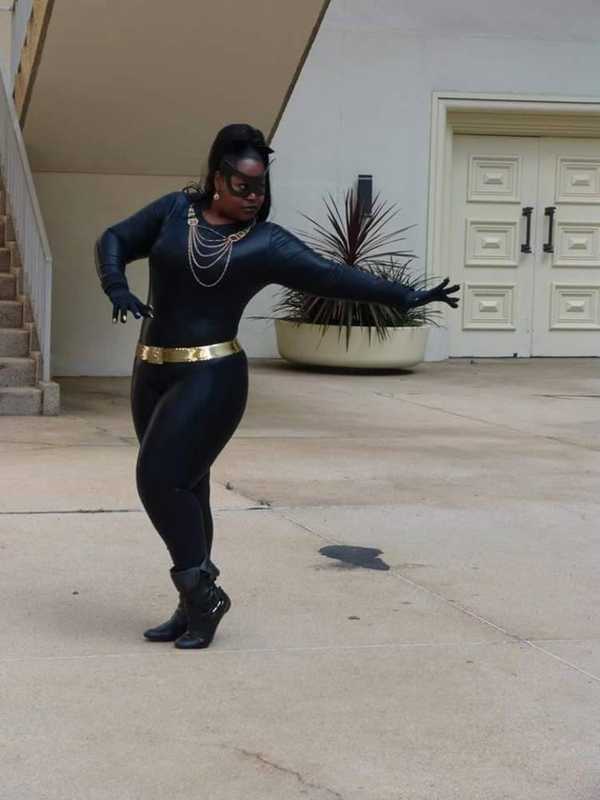 Catwoman (Eartha Kitt) - Batman - Silhouettescosplay - 9