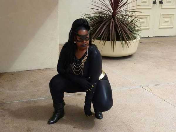 Catwoman (Eartha Kitt) - Batman - Silhouettescosplay - 3