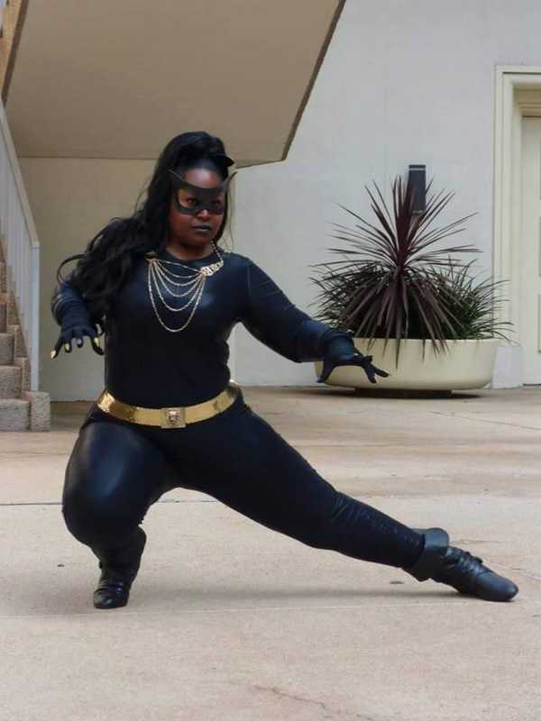 Catwoman (Eartha Kitt) - Batman - Silhouettescosplay - 7
